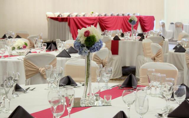 Crowne Plaza Chicago-Northbrook by IHG