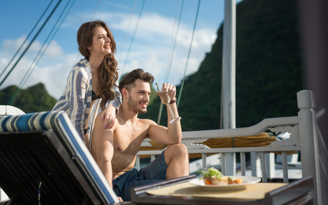 Paradise Sails Cruise Ha Long