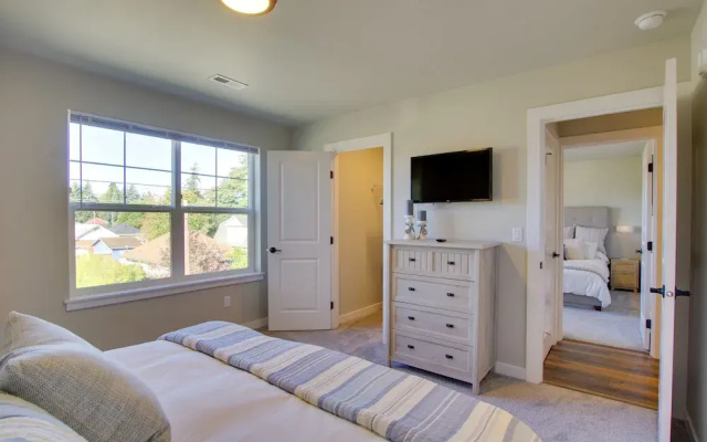 Monroe Apartment Near Evergreen State Fairgrounds!