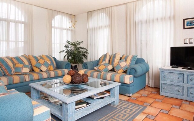 Residencia Jardin Real