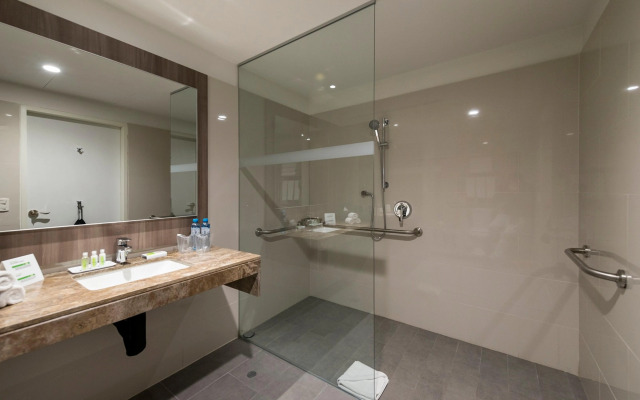 Holiday Inn Lima Airport by IHG