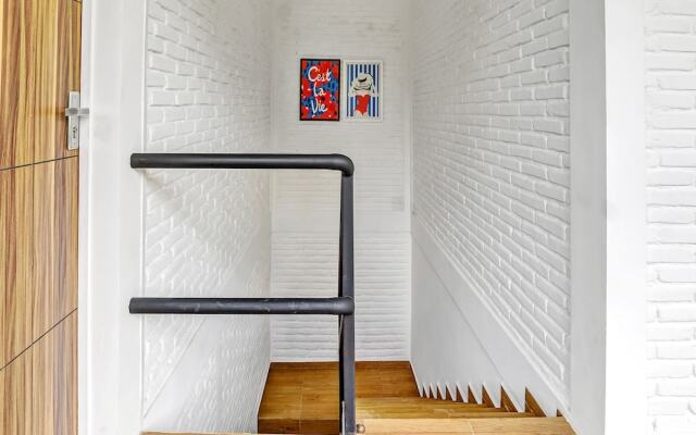 Super OYO 90828 Ara Guest House