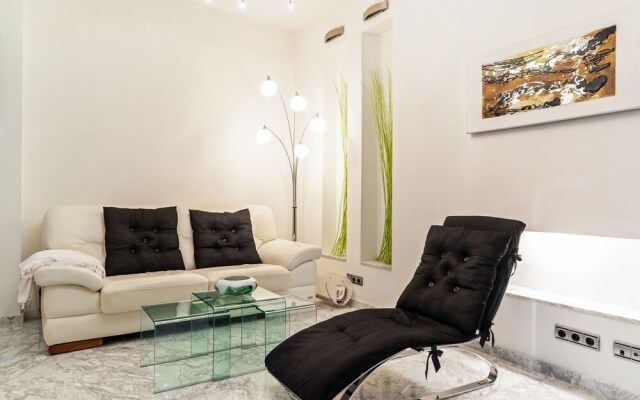 Graceful Apartment in Sevilla near Royal Alcázar