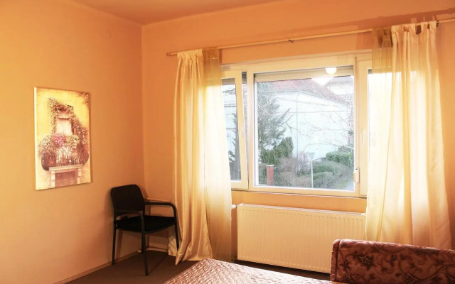 White Quiet Apartment