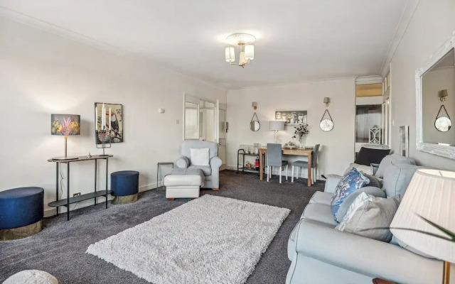 Spacious2br-balcony-parking-25mincentrallondon