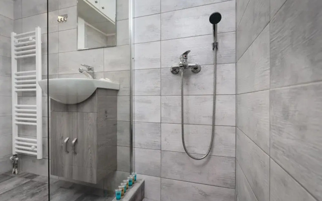 51m² Renovated Apartment in Vouliagmeni