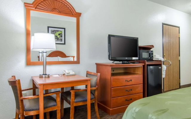 Quality Inn Junction City - Near Fort Riley