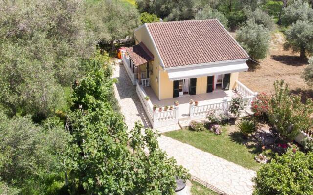 Kariá Holiday Home