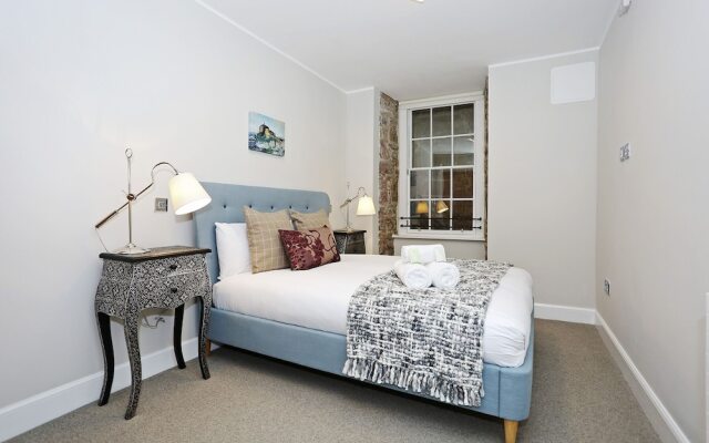 JOIVY Renovated Hidden Gem on the Historic Royal Mile