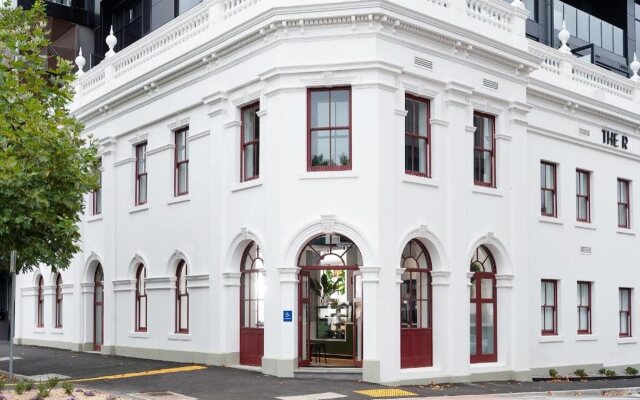 Oaks R Suites Geelong