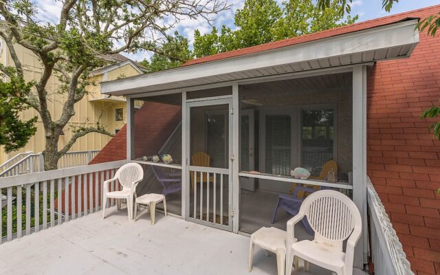 1221 Beachview by Hodnett Cooper