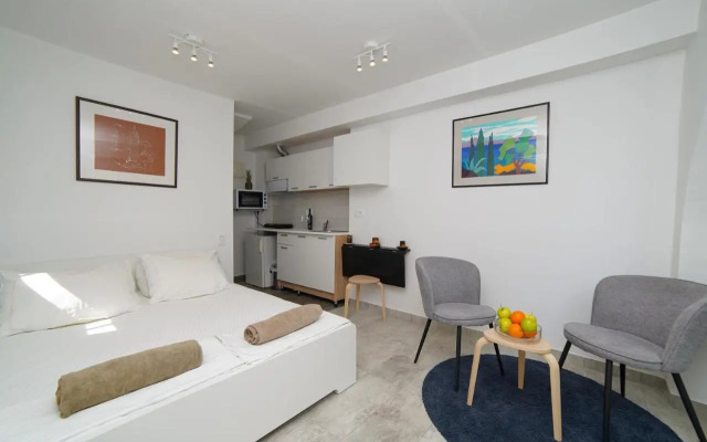 Victor - adorable studio with terrace+free parking