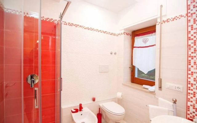 Red Rose Apartment