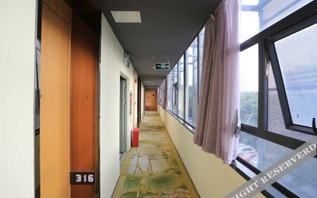 TOWO Shangpin Hotel (Shenzhen Baoan Airport Pinglushan Station)