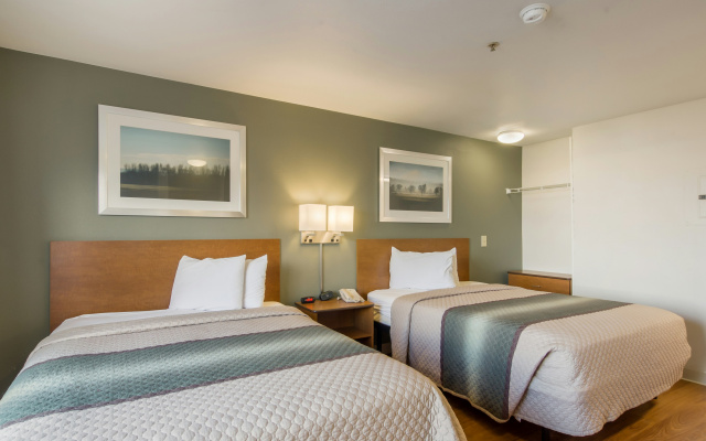 HomeTowne Studios By Red Roof Denver - Airport/ Aurora