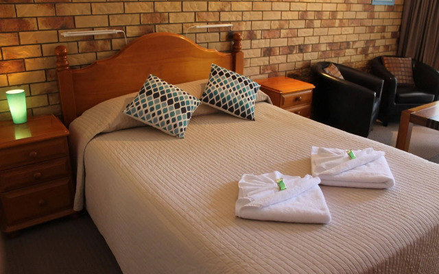 Beachmere Palms Motel