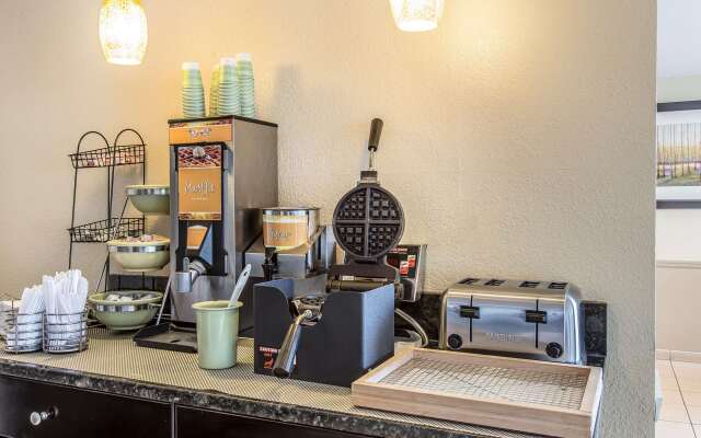 Quality Inn & Suites Easley - Greenville