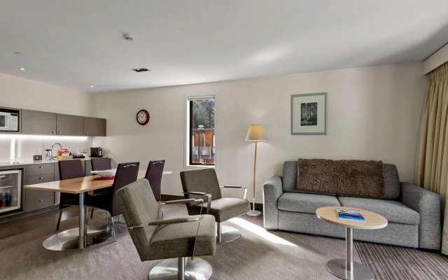 Novotel Queenstown Lakeside