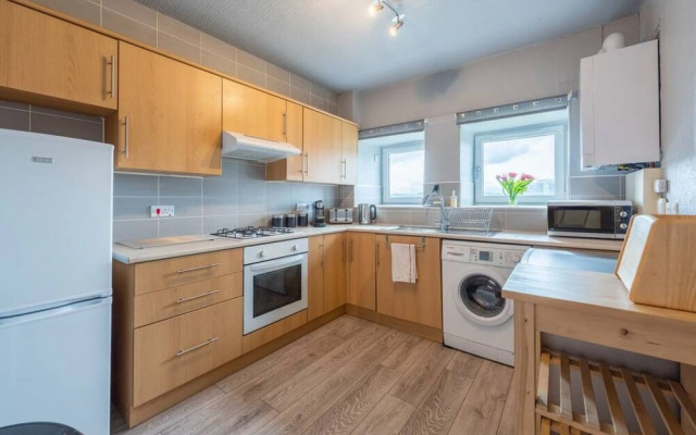 Roseangle - Spacious Family Apartment With South Facing Garden