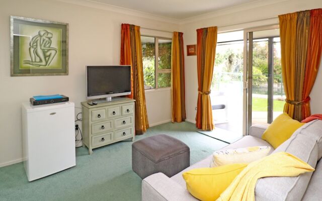 Hideaway in Harrowfield