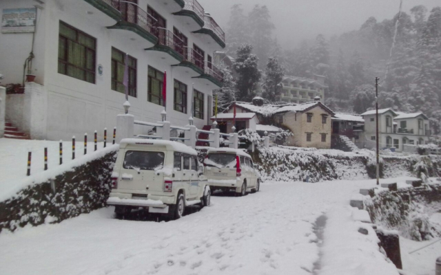 Sumit Hotel Kausani