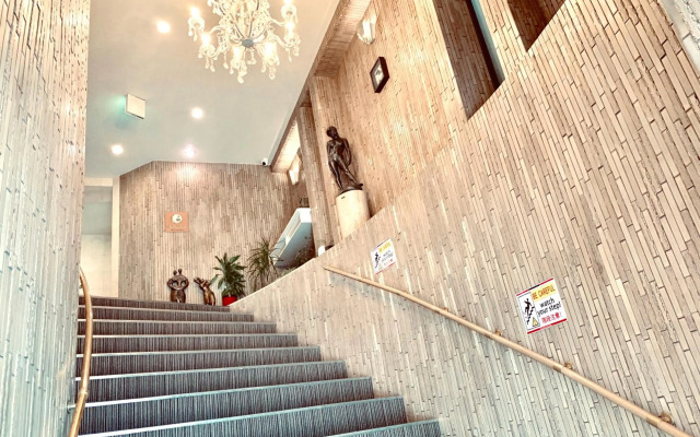 Tokyo Plaza Hotel