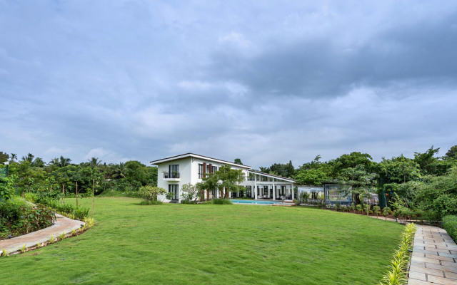 Riyuvann Estate