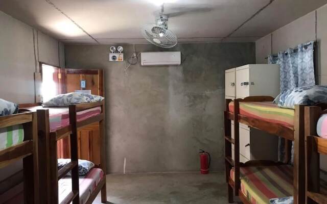 Le Village Hostel Moalboal