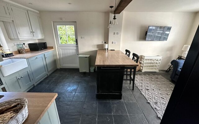 Beautiful 4-bed Cottage in Heart of the Cotswolds