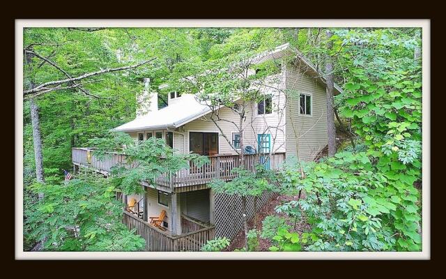 Alpine Vista - 3 Br cabin by RedAwning