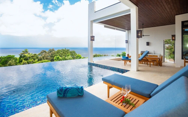 Ocean Pearl 4 Bedroom Home by RedAwning
