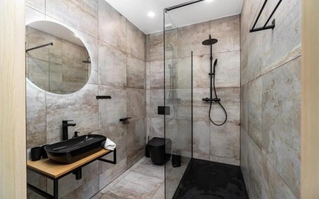 Spacious House 100m2 with Garden, Grill and Parking