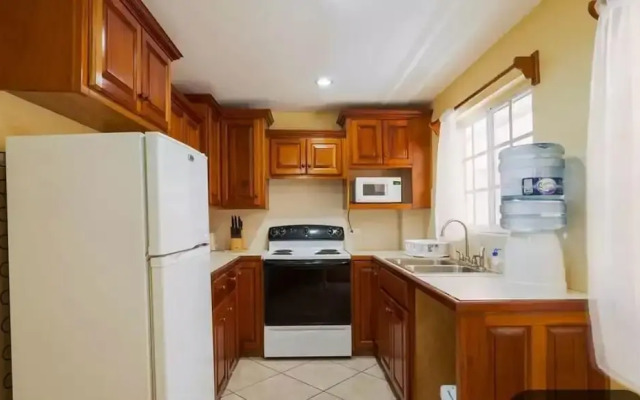 Paradise Suites & Residence