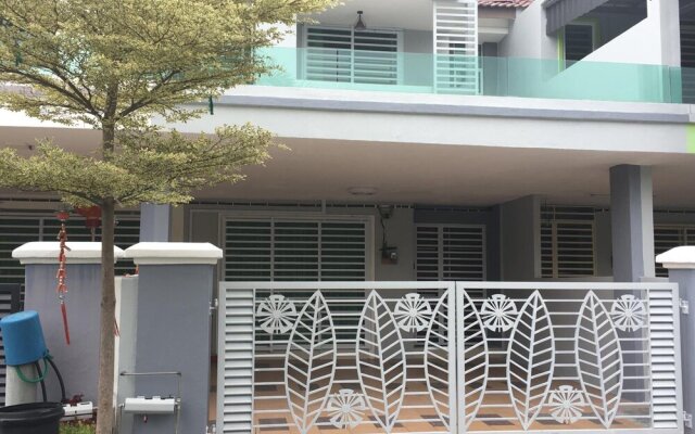 Ipoh Paradise Homestay Station 18