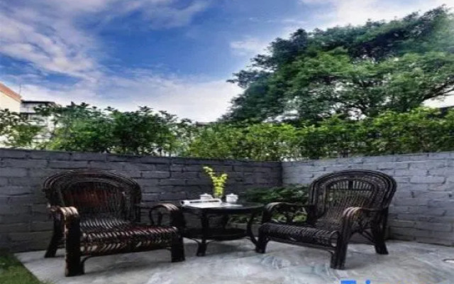 Yu Hill Hotel (Guilin Arctic Square)