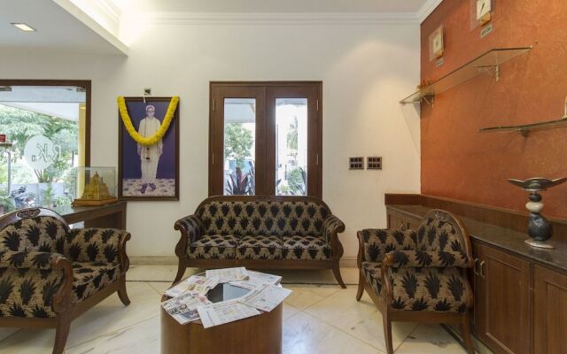 OYO 667 Hotel Vaishnavi Residency