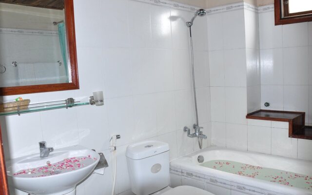 Champa Lang Co Hotel