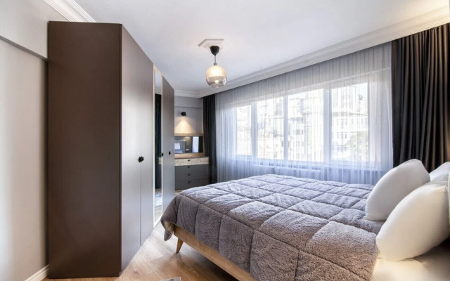 Modern Flat Close to Istiklal Street With Balcony