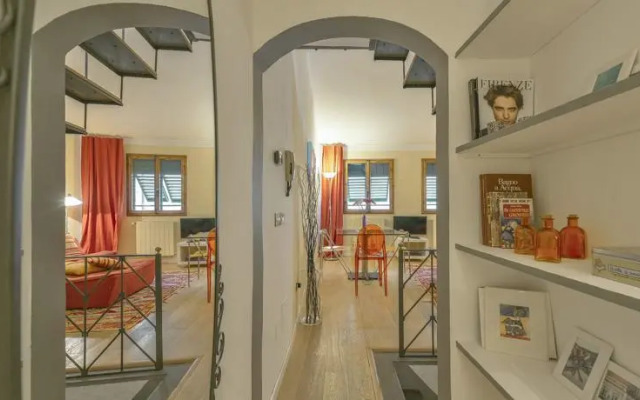 Scarlett Halldis Apartment