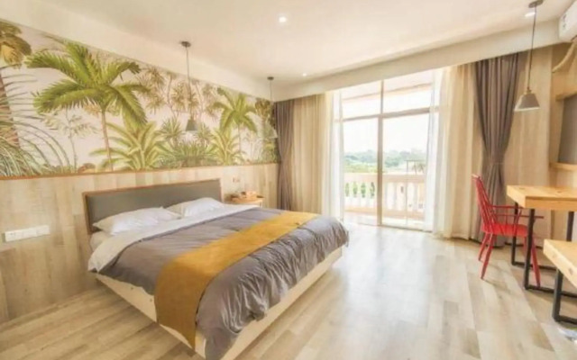 Feronia Hotel (Beihai Weizhou Island)