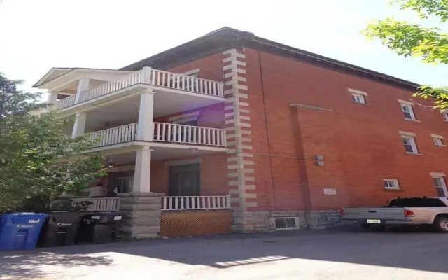Adib Apartments - 362 Friel St