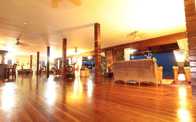 Laguna Azul Eco Lodge