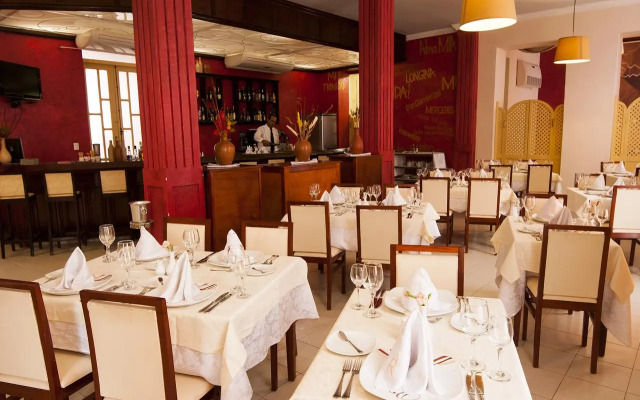 Hotel E La Ronda