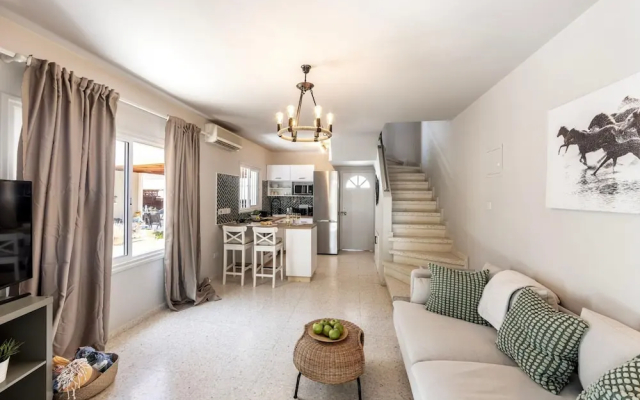 Anas Kiti Seaside Villa