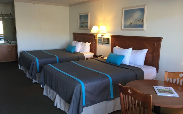 Harbor Lights Resort