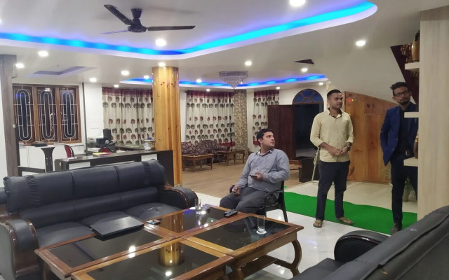 Ziro Palace Inn