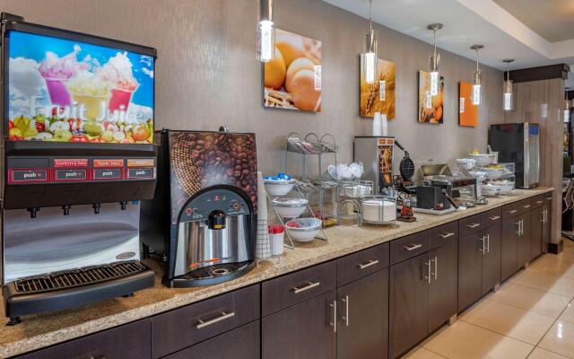 Comfort Suites Columbus West - Hilliard