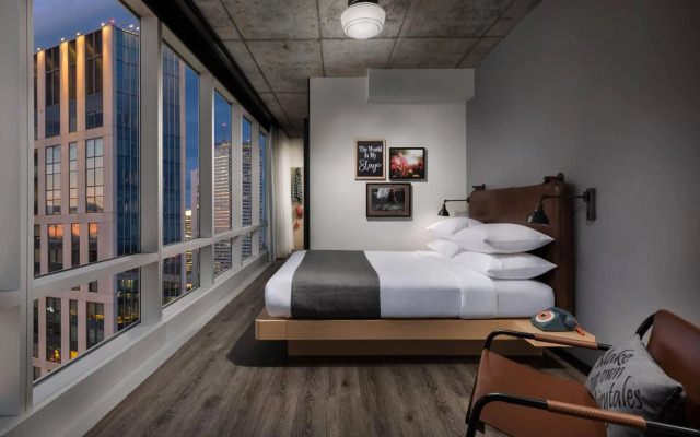 Moxy Boston Downtown