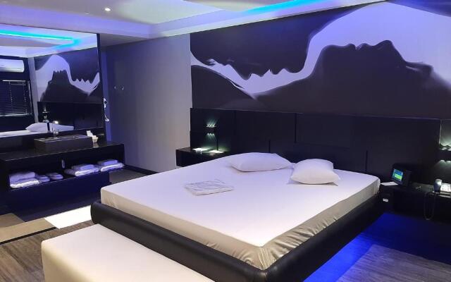 BAMBINA HOTEL -Adultos Somente