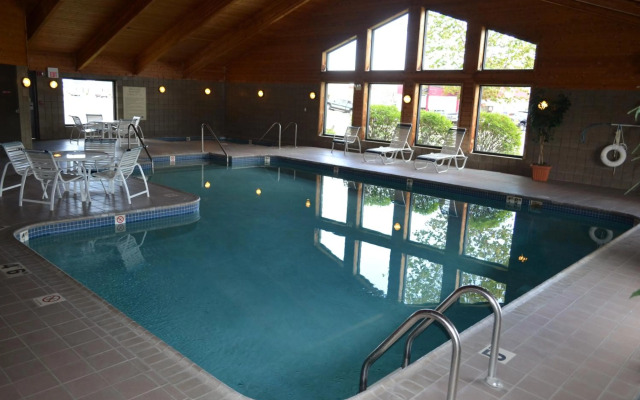 Cobblestone Hotel & Suites – Wisconsin Rapids